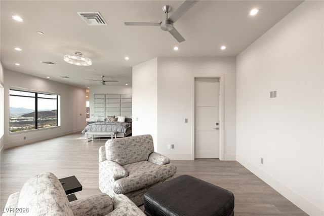 668 Dragon Peak Drive, Henderson, NV 89012