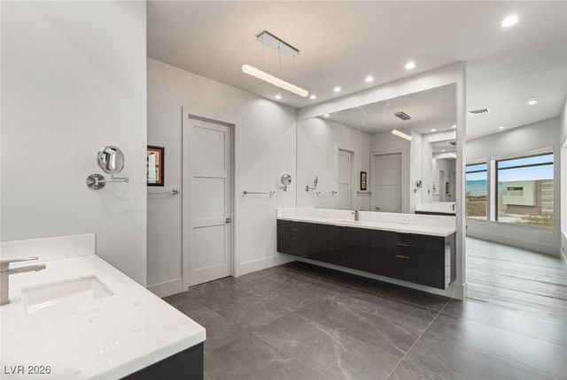 668 Dragon Peak Drive, Henderson, NV 89012