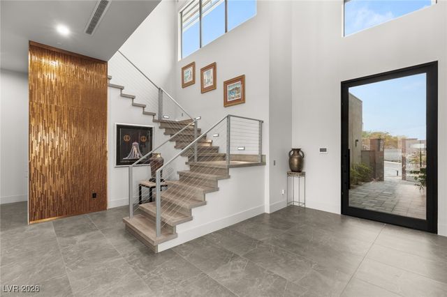 668 Dragon Peak Drive, Henderson, NV 89012