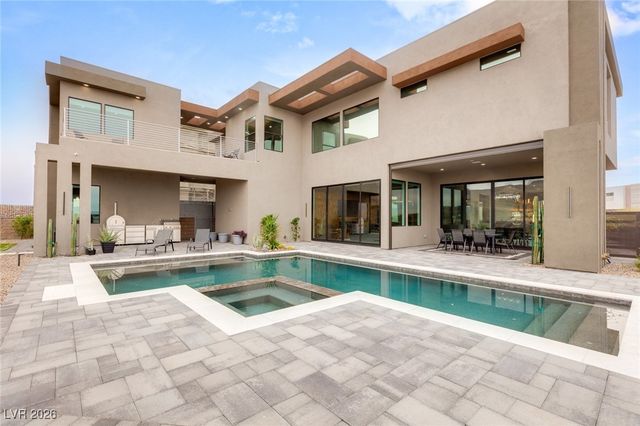 668 Dragon Peak Drive, Henderson, NV 89012