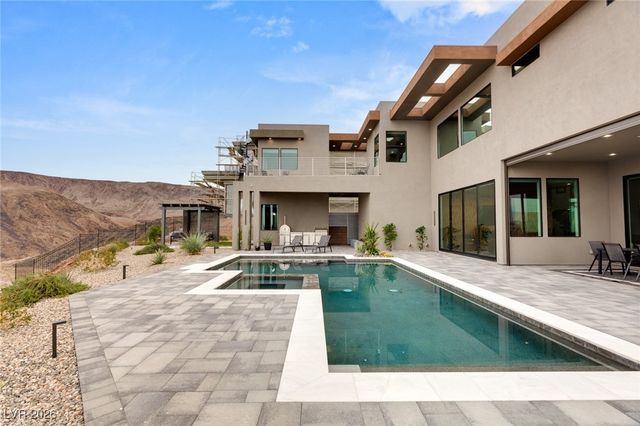 668 Dragon Peak Drive, Henderson, NV 89012