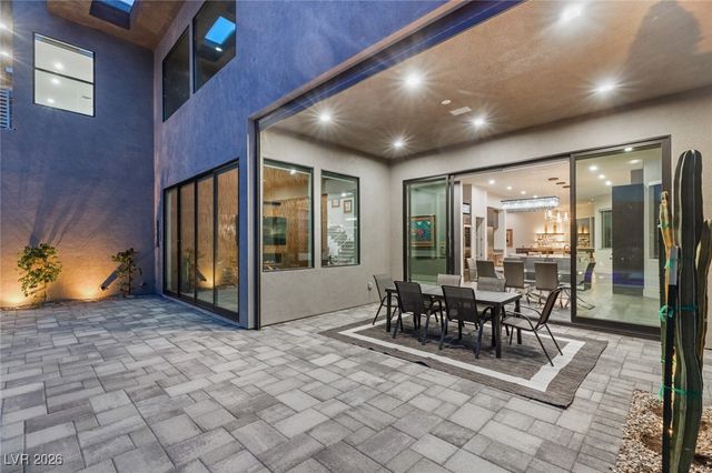 668 Dragon Peak Drive, Henderson, NV 89012