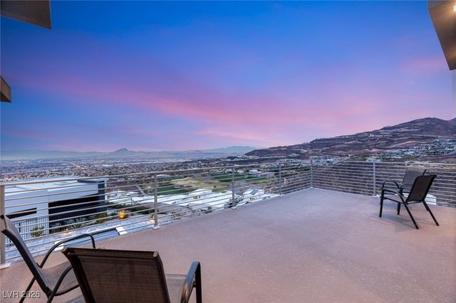 668 Dragon Peak Drive, Henderson, NV 89012