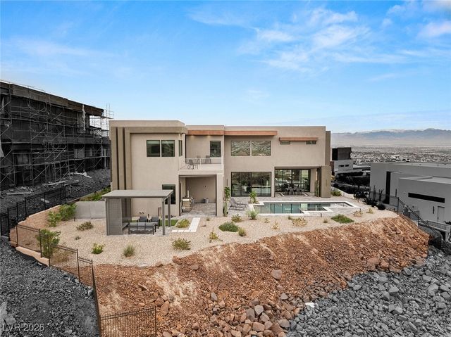 668 Dragon Peak Drive, Henderson, NV 89012