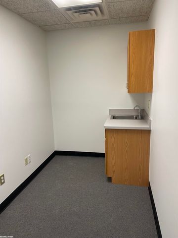 43301 Commons Drive, Shelby Twp, MI 48038