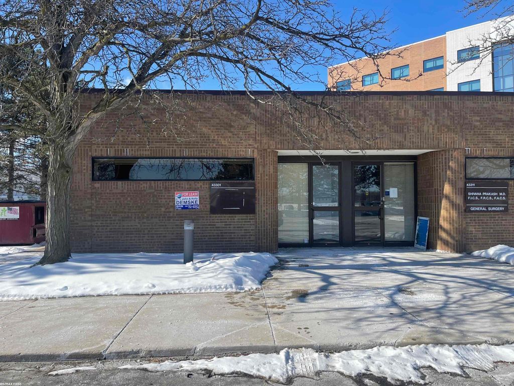 43301 Commons Drive, Shelby Twp, MI 48038