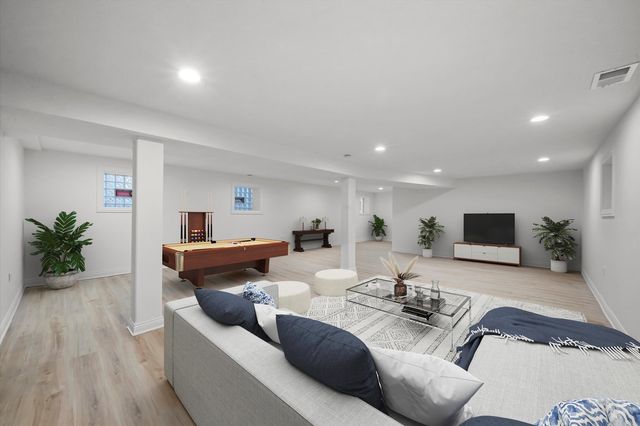 7955 S Harvard Avenue, Chicago, IL 60620