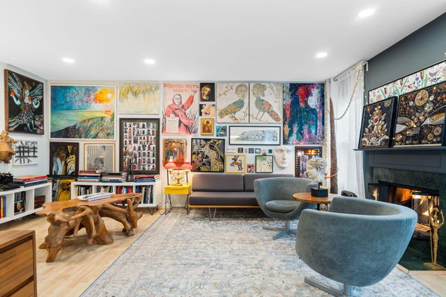 586 Liberty Pointe Drive, Ann Arbor, MI 48103