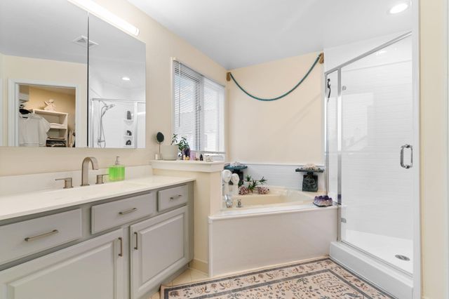 586 Liberty Pointe Drive, Ann Arbor, MI 48103