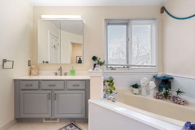 586 Liberty Pointe Drive, Ann Arbor, MI 48103