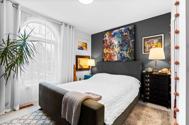 586 Liberty Pointe Drive, Ann Arbor, MI 48103