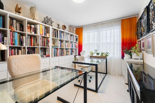 586 Liberty Pointe Drive, Ann Arbor, MI 48103