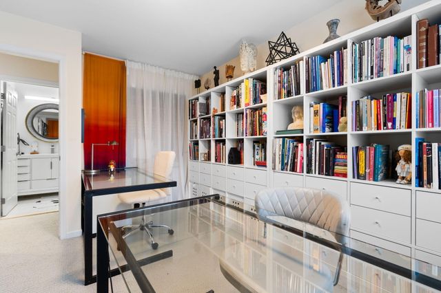 586 Liberty Pointe Drive, Ann Arbor, MI 48103