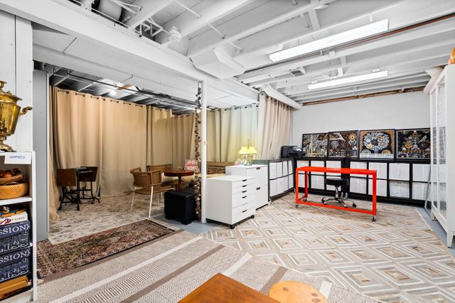 586 Liberty Pointe Drive, Ann Arbor, MI 48103