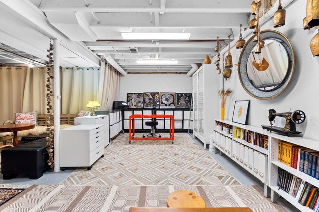 586 Liberty Pointe Drive, Ann Arbor, MI 48103