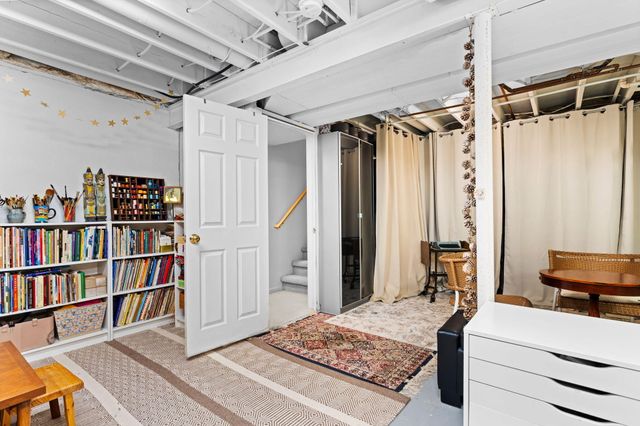 586 Liberty Pointe Drive, Ann Arbor, MI 48103