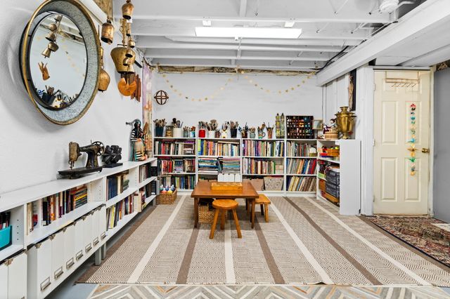 586 Liberty Pointe Drive, Ann Arbor, MI 48103