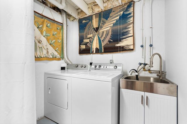 586 Liberty Pointe Drive, Ann Arbor, MI 48103