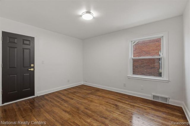 19766 Whitcomb Street, Detroit, MI 48235