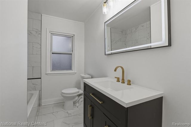 19766 Whitcomb Street, Detroit, MI 48235