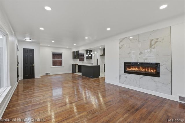 19766 Whitcomb Street, Detroit, MI 48235