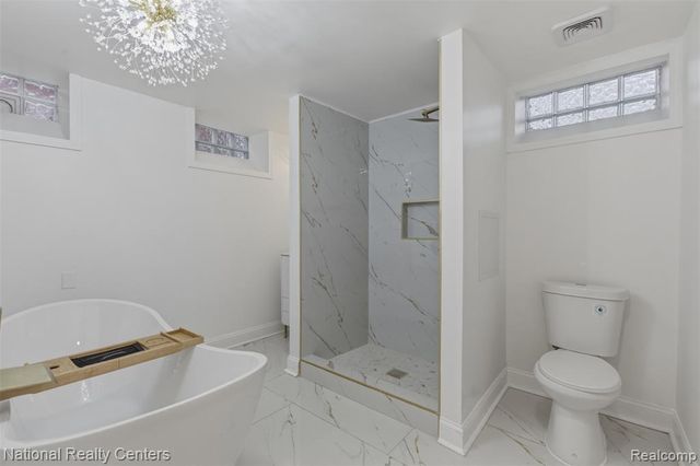 19766 Whitcomb Street, Detroit, MI 48235