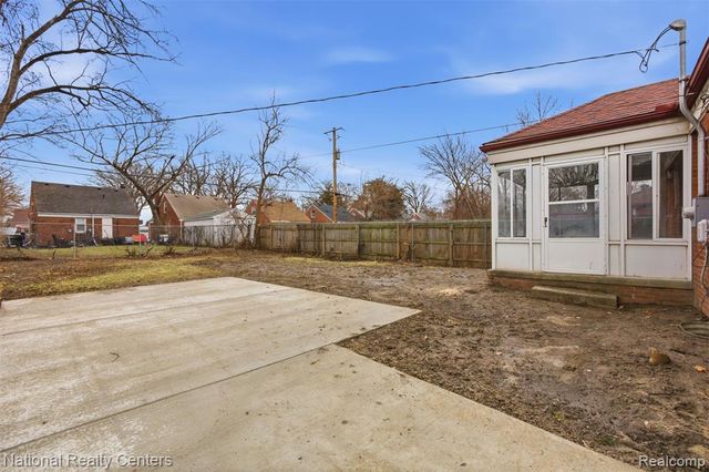 19766 Whitcomb Street, Detroit, MI 48235