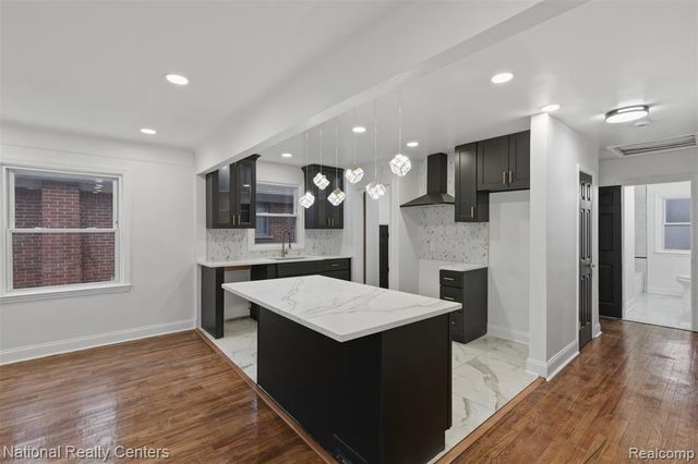 19766 Whitcomb Street, Detroit, MI 48235