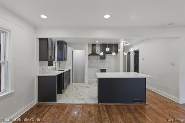 19766 Whitcomb Street, Detroit, MI 48235