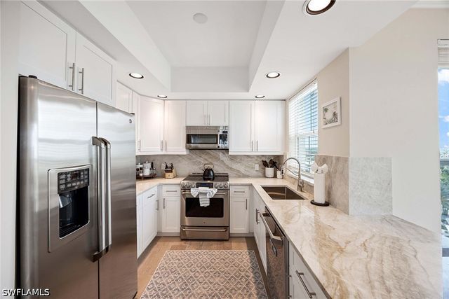 315 Dunes BLVD 801, Naples, FL 34110