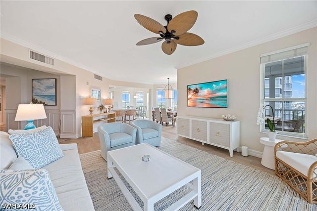 315 Dunes BLVD 801, Naples, FL 34110