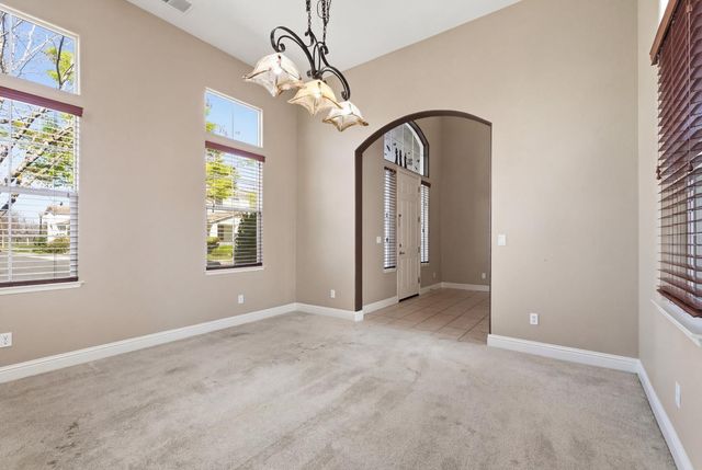 2153 Saddlebrook Way, Oakdale, CA 95361