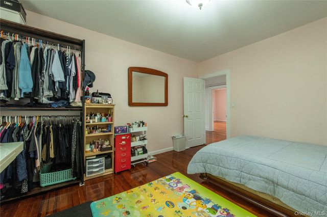 157-15 Oak Avenue, Flushing, NY 11355