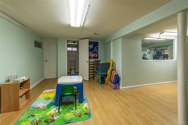 157-15 Oak Avenue, Flushing, NY 11355