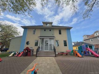 157-15 Oak Avenue, Flushing, NY 11355