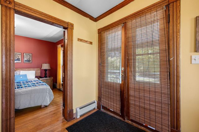 27 Inn Rd Apt 3, Charlotte, VT 05445