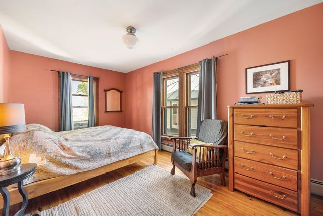 27 Inn Rd Apt 3, Charlotte, VT 05445