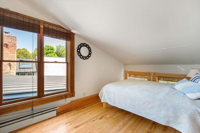 27 Inn Rd Apt 3, Charlotte, VT 05445