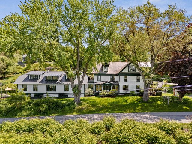 27 Inn Rd Apt 3, Charlotte, VT 05445