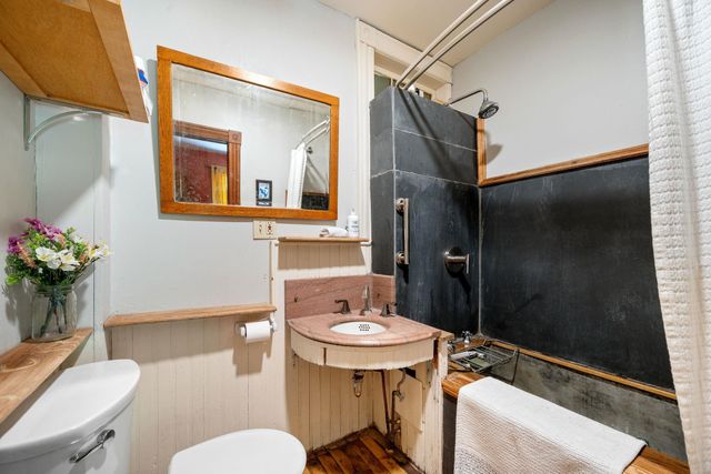 27 Inn Rd Apt 3, Charlotte, VT 05445