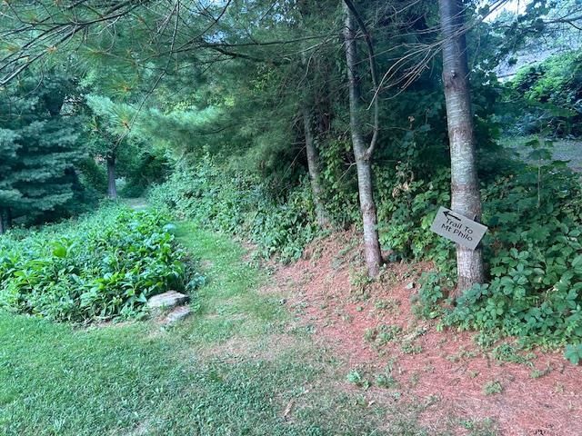 27 Inn Rd Apt 3, Charlotte, VT 05445