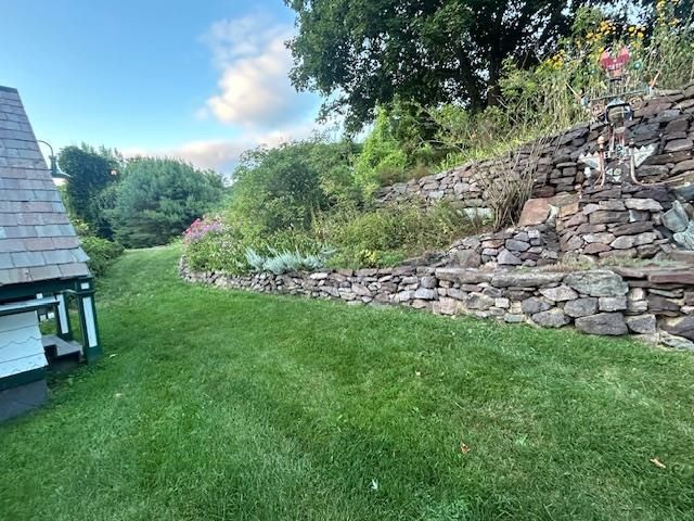 27 Inn Rd Apt 3, Charlotte, VT 05445