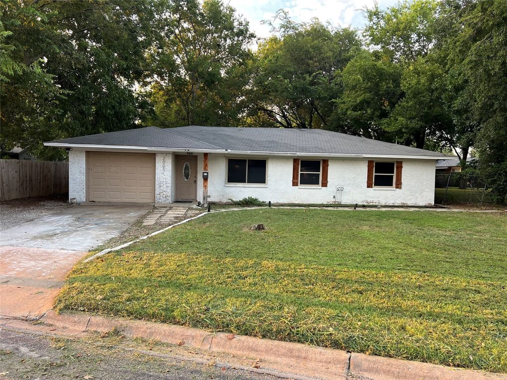 2005 E Leslie Lane, Sherman, TX 75090