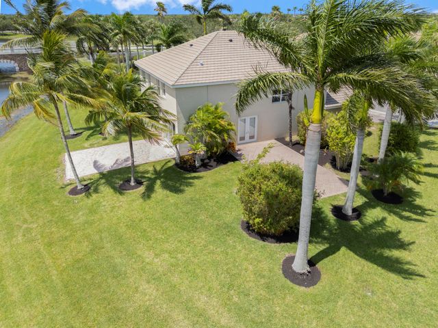 11279 SW Glengarry Court, Port St Lucie, FL 34987