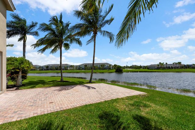11279 SW Glengarry Court, Port St Lucie, FL 34987