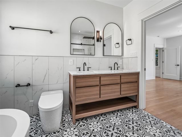 402 Westchester Avenue, Mount Vernon, NY 10552