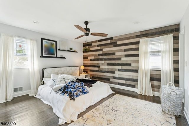 76 Elmwood Ter, Linden City, NJ 07036