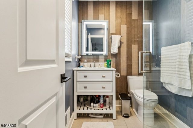 76 Elmwood Ter, Linden City, NJ 07036