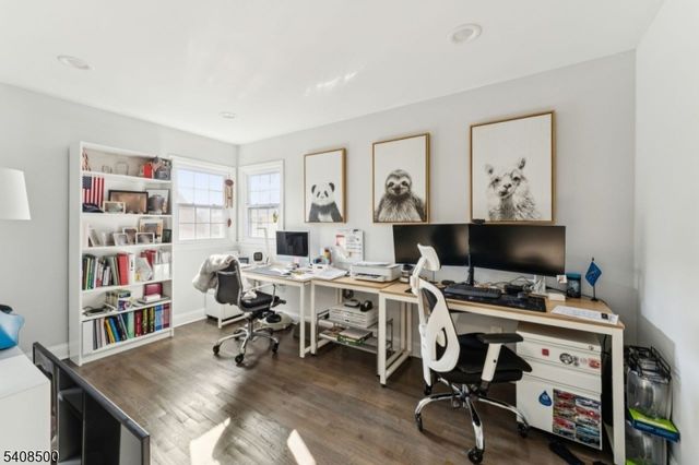 76 Elmwood Ter, Linden City, NJ 07036