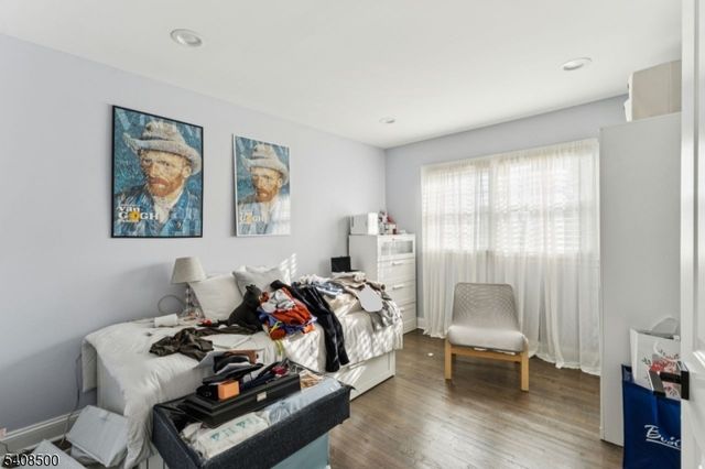 76 Elmwood Ter, Linden City, NJ 07036